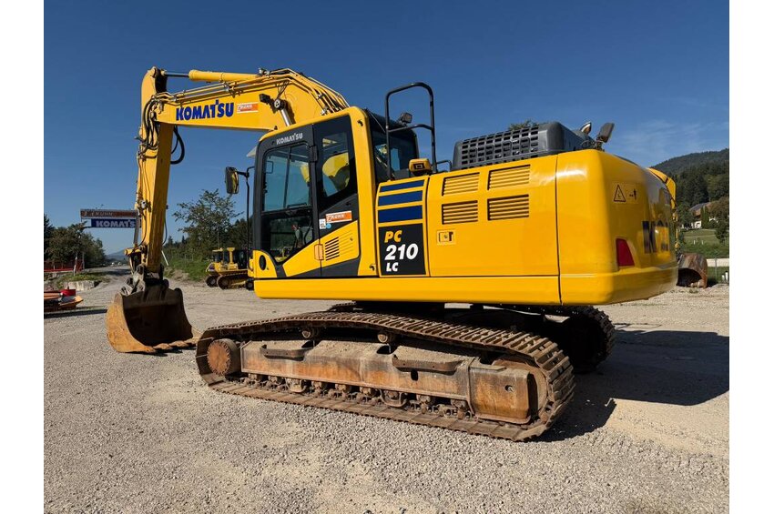 PC 210LC-11E0