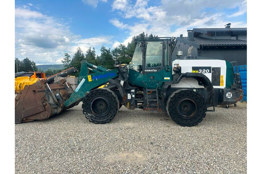 WA 320-8