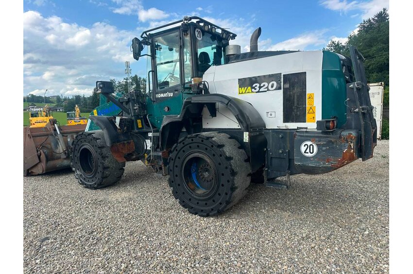 WA 320-8