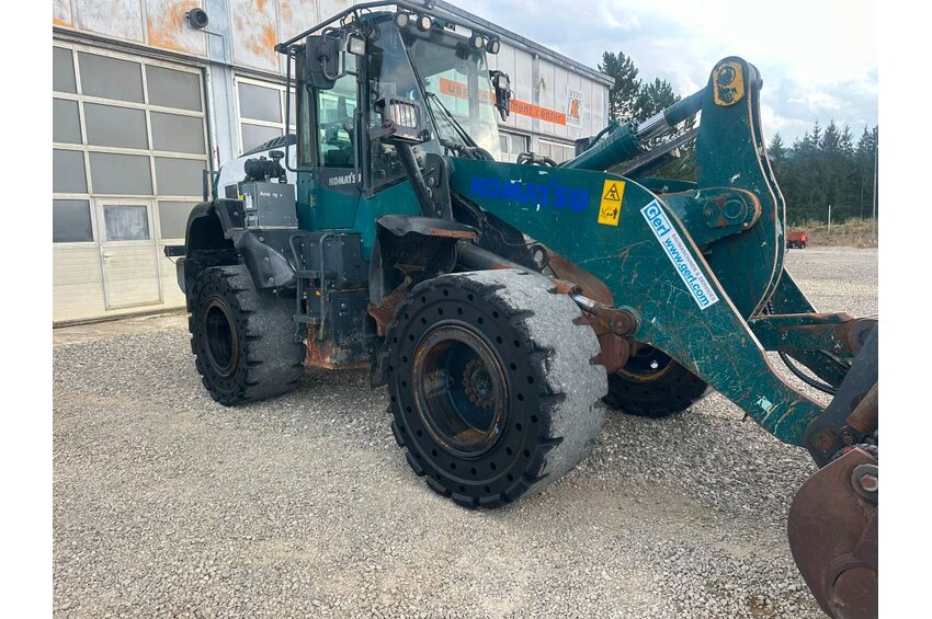 WA 320-8