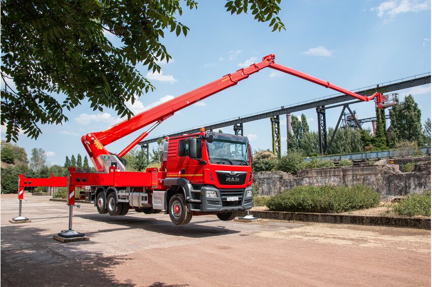 P 570